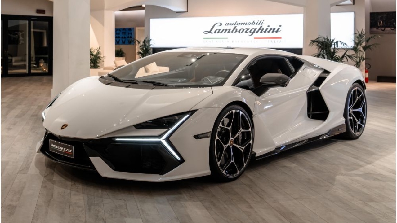 Lamborghini Revuelto 2026: el coche más futurista envuelto en LED que verás hoy